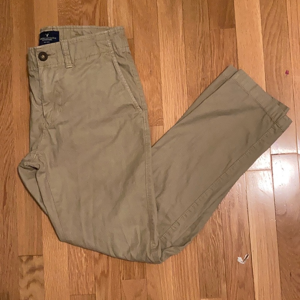 American Eagle Khaki pants size 28 waist 32 length.